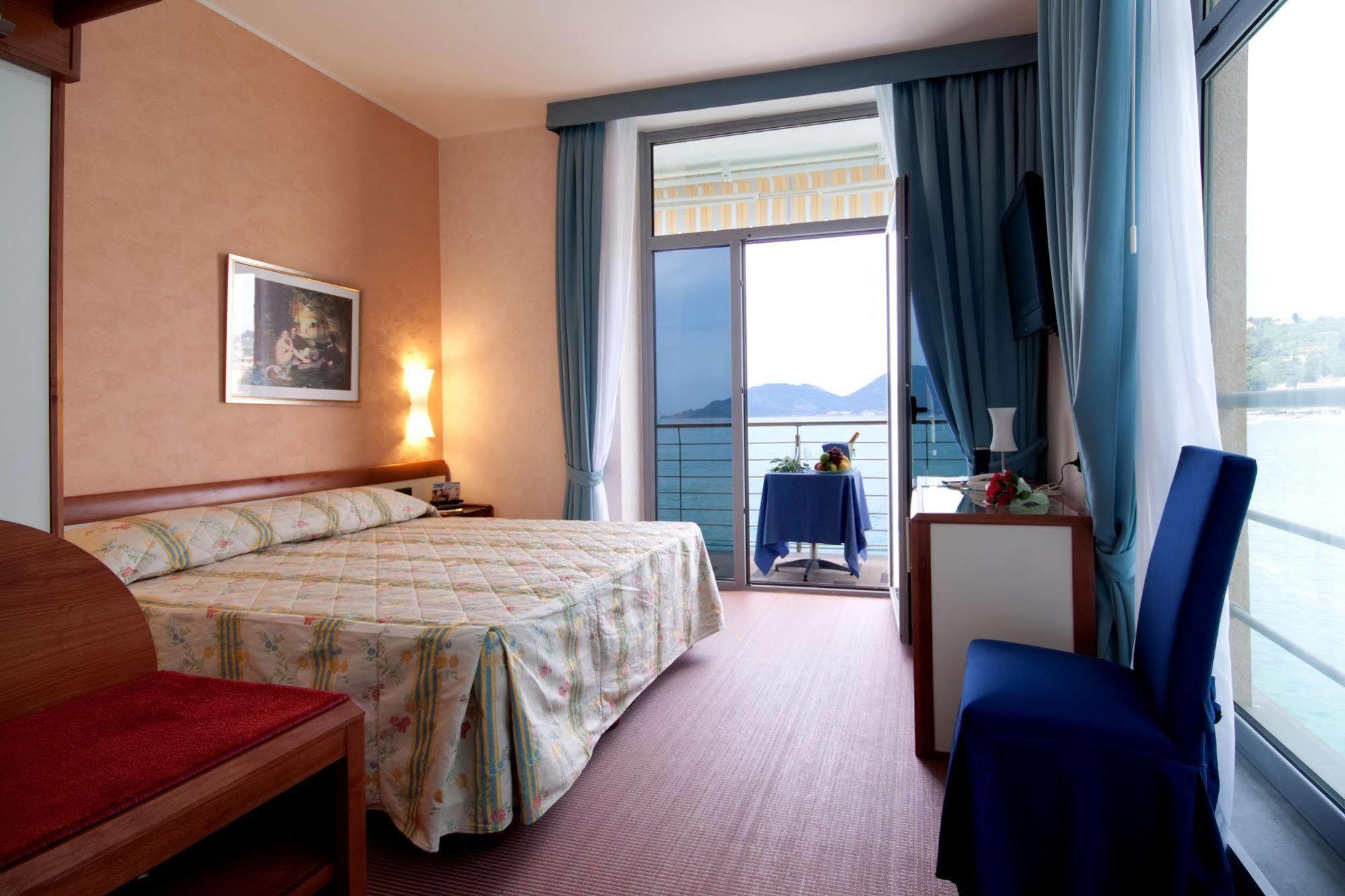 San Terenzo Hotel